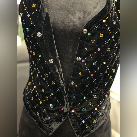 Vintage Banana Republic Velvet Beaded
Vest 90s Flair Size 10 - Picture 10 of 16